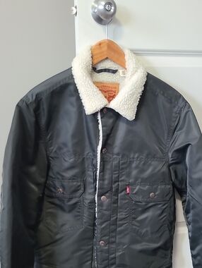 Levi's Green Men's Puffer Jacket with White Sherpa Collar